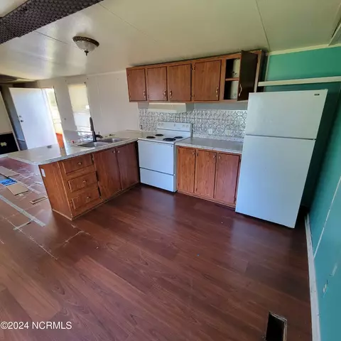 119 N Kings St, Hubert, NC 28539 photo 7