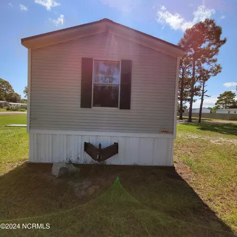 119 N Kings St, Hubert, NC 28539 photo 2