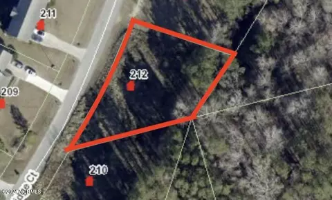 212 E Ridge Ct, Jacksonville, NC 28540