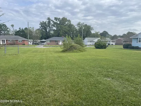212 Eighth St, Ayden, NC 28513 photo 3