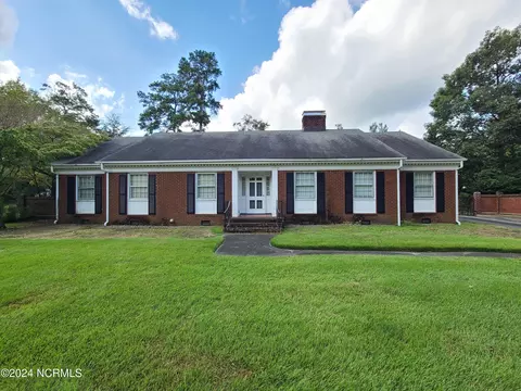 1904 Sedgefield Dr, Kinston, NC 28504