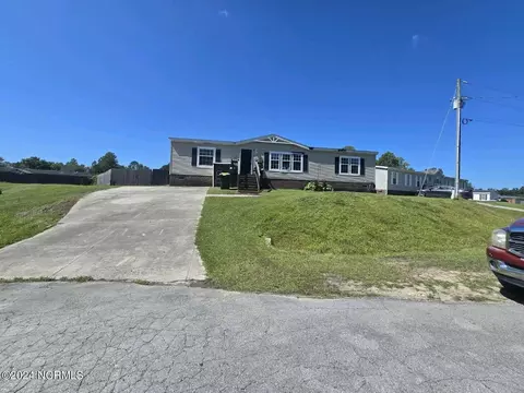 1002 Bow Sprit Ct, Jacksonville, NC 28546