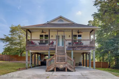 1921 Watts Landing Rd, Hampstead, NC 28443