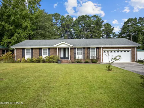 413 University Dr, Jacksonville, NC 28546
