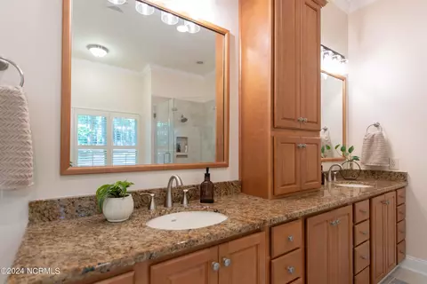 Bath - 32 Loch Lomond Ct, Pinehurst, NC 28374 photo 1 of 2