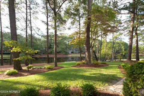 Exterior - 32 Loch Lomond Ct, Pinehurst, NC 28374 photo 13 of 23