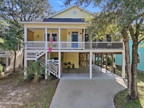 110 SE 8th St, Oak Island, NC 28465