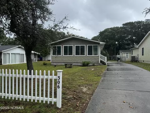 306 Crowell St, Oak Island, NC 28465