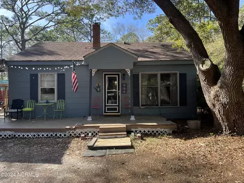 525 Crab Apple Ln, Wilmington, NC 28412