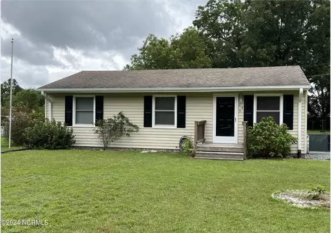 243 Hamilton Dr, Clinton, NC 28328