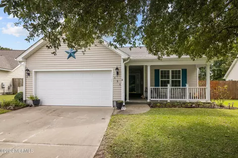 121 Felicity Ln, New Bern, NC 28562