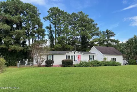 108 Hatcher Dr, Newport, NC 28570