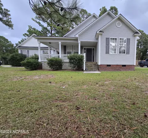 722 Jim Grant Ave, Sneads Ferry, NC 28460
