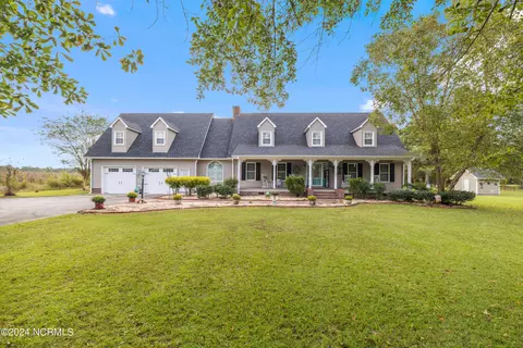 181 Lura Ln, Wallace, NC 28466