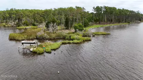 3572 Upper Neck Rd, Bayboro, NC 28515