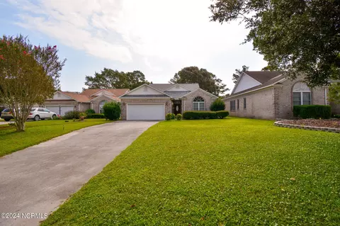 118 N Shore Dr, Sneads Ferry, NC 28460