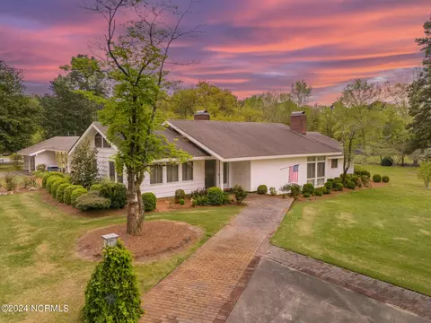 544 E College St, Warsaw, NC 28398