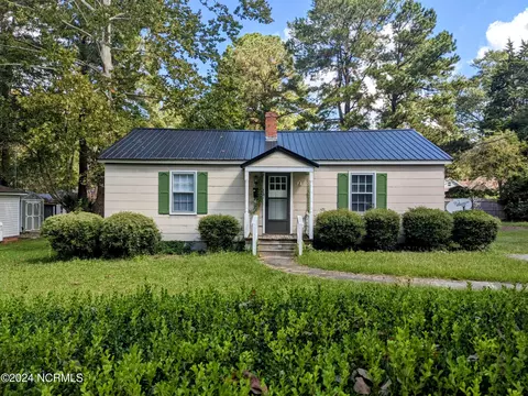 110 W Frink St, Whiteville, NC 28472