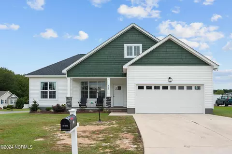 111 Moss Cir, Washington, NC 27889