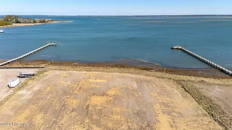 109 Sanctuary Dr, Beaufort, NC 28516