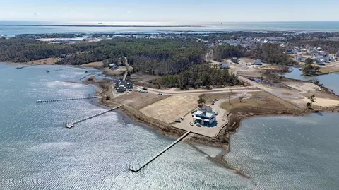 109 Sanctuary Dr, Beaufort, NC 28516