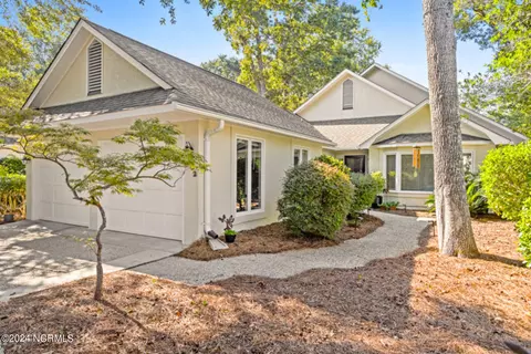 1802 Glen Eagles Ln, Wilmington, NC 28405