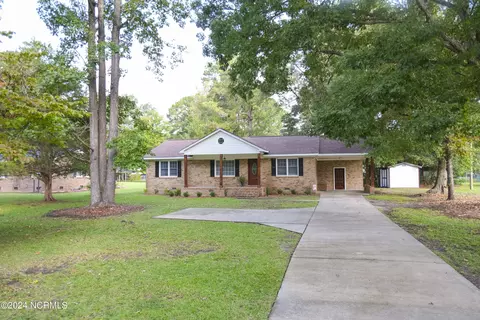 3444 Dobbs Farm Rd, Kinston, NC 28504