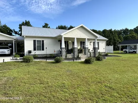 67 Destiny Ln, Whiteville, NC 28472