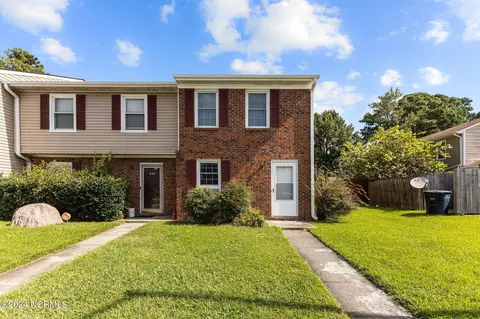 155 King George Ct, Jacksonville, NC 28546