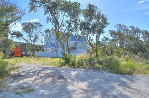 114 SE 68th St, Oak Island, NC 28465