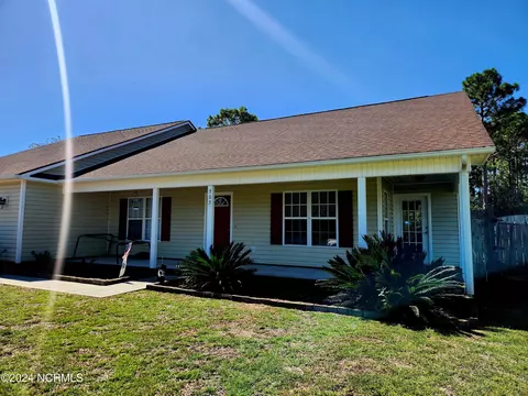 505 Quailwood Ct, Cape Carteret, NC 28584