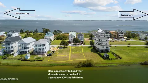 730 Cannonsgate Dr, Newport, NC 28570