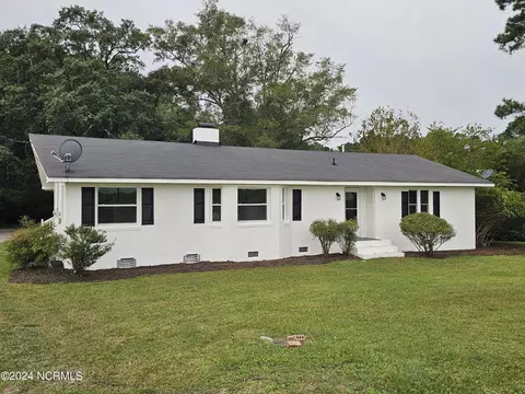 220 Taylors Bridge Hwy, Clinton, NC 28328