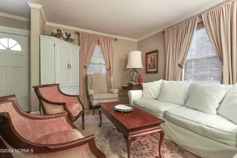 Living - 40 Caddell Rd, Pinehurst, NC 28374 photo 1 of 2
