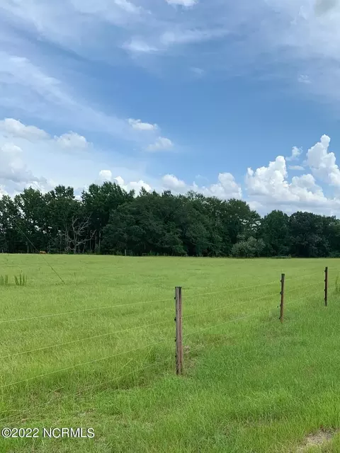 5188 Lobelia Rd, Vass, NC 28394