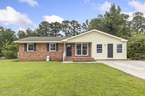 9 Princeton Dr, Jacksonville, NC 28546