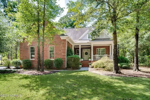 201 Legacy Woods Dr, Wallace, NC 28466