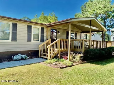 803 Jetty Ct, Hampstead, NC 28443