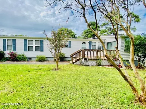 807 Jetty Ct, Hampstead, NC 28443