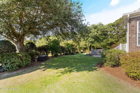Exterior - 104 E Colonnade Dr, Hampstead, NC 28443 photo 8 of 14