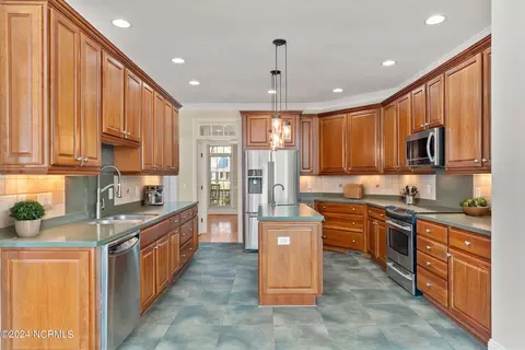 Kitchen - 104 E Colonnade Dr, Hampstead, NC 28443 photo 4 of 4
