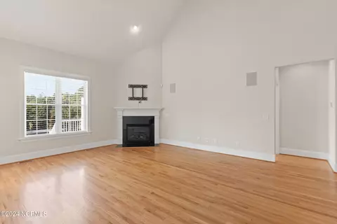 Living - 104 E Colonnade Dr, Hampstead, NC 28443 photo 3 of 6