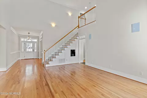 Living - 104 E Colonnade Dr, Hampstead, NC 28443 photo 5 of 6