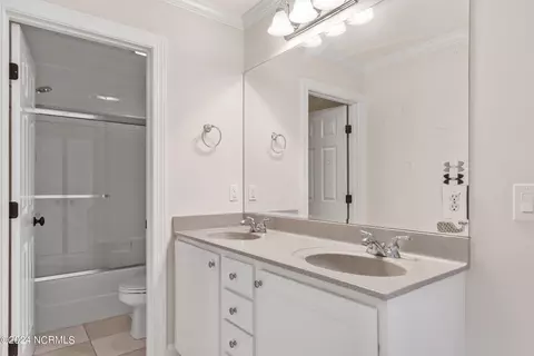 Bath - 104 E Colonnade Dr, Hampstead, NC 28443 photo 5 of 5