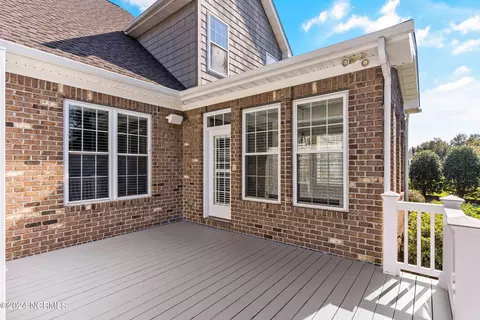 Exterior - 104 E Colonnade Dr, Hampstead, NC 28443 photo 5 of 14