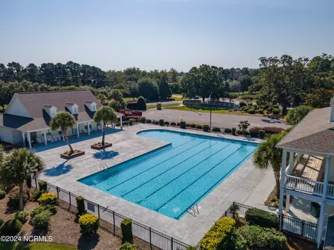 Exterior - 104 E Colonnade Dr, Hampstead, NC 28443 photo 11 of 14