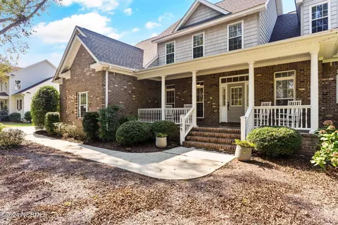 Exterior - 104 E Colonnade Dr, Hampstead, NC 28443 photo 2 of 14