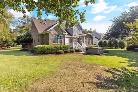 Exterior - 104 E Colonnade Dr, Hampstead, NC 28443 photo 6 of 14