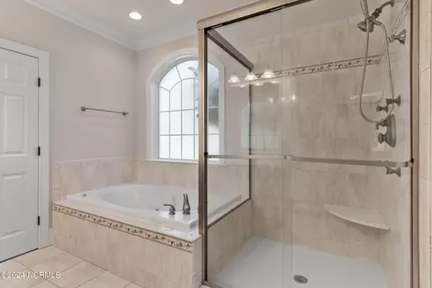 Bath - 104 E Colonnade Dr, Hampstead, NC 28443 photo 2 of 5