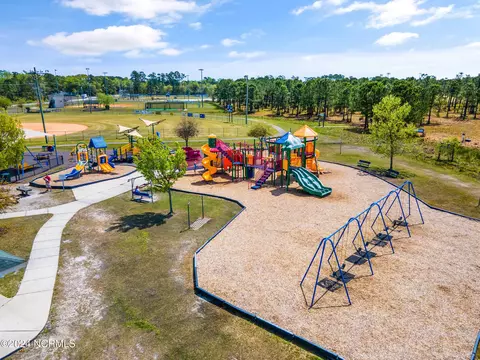 View/Area - 104 E Colonnade Dr, Hampstead, NC 28443 photo 10 of 17